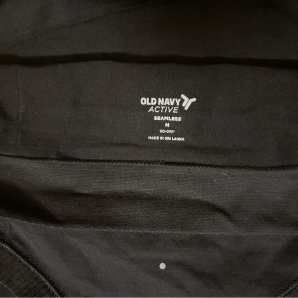 Old navy athletic cropped tank - Picture 3 of 5